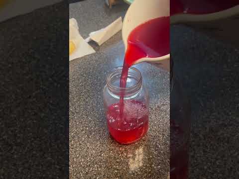 Cranberry juice experiment gone right! #food #drink #experiment